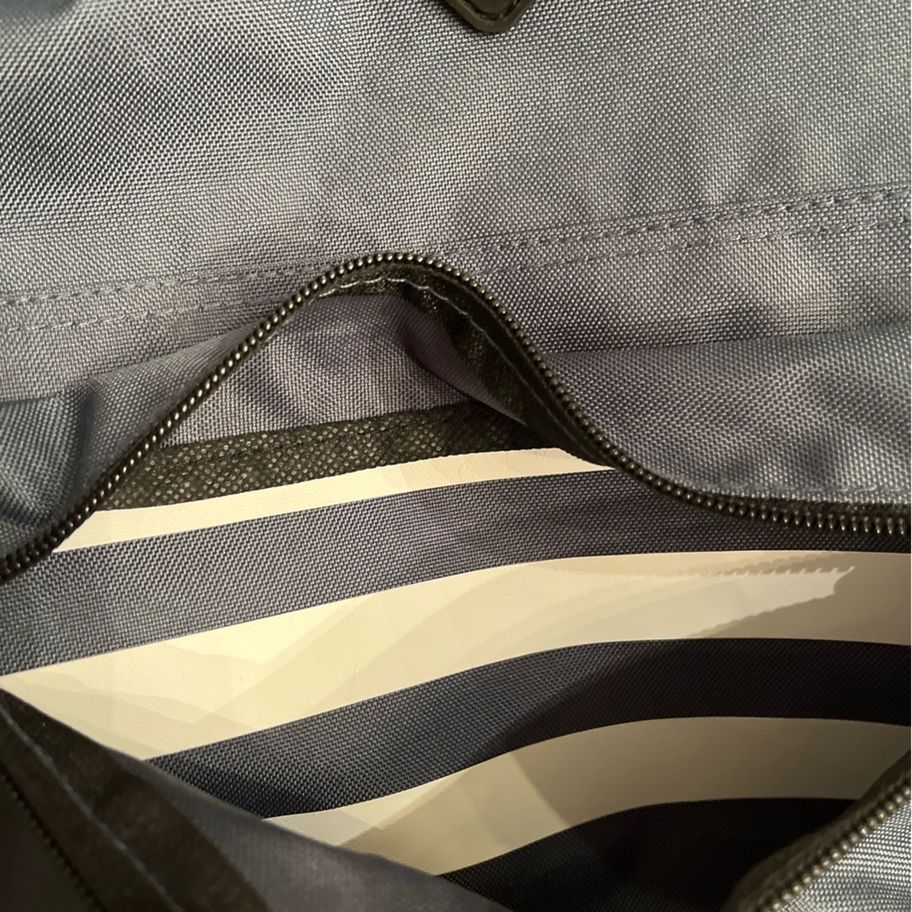 Adidas String Pack Backpack Like New Hard To Find… - image 2